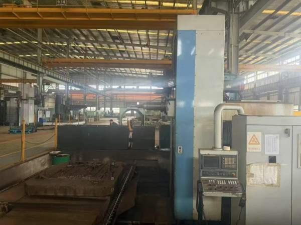 台湾远东110R3镗床，135数控镗床，外企安装使用。
