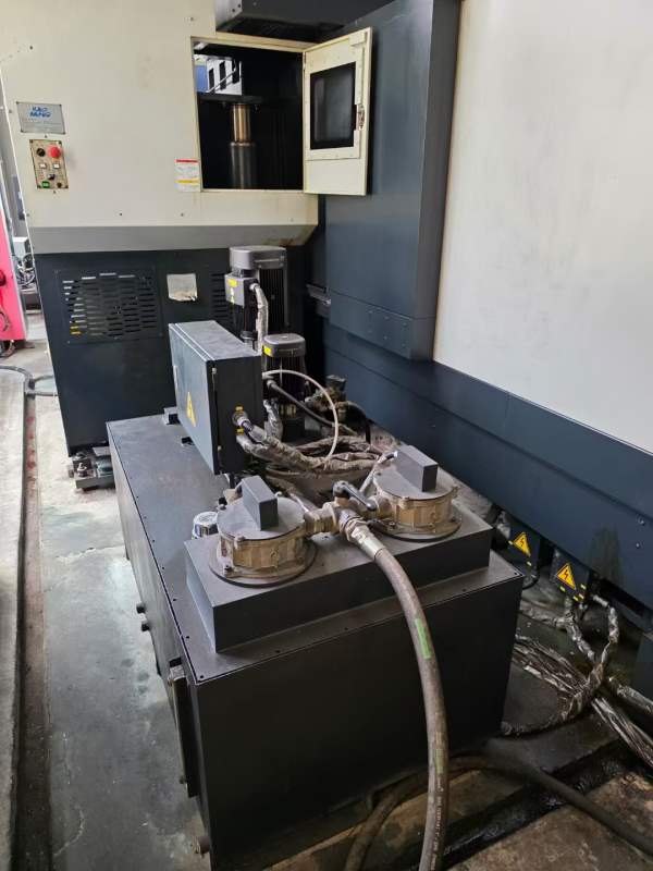 2019年出厂台湾原装高明KMC-2000SV龙门加工中心，工作.