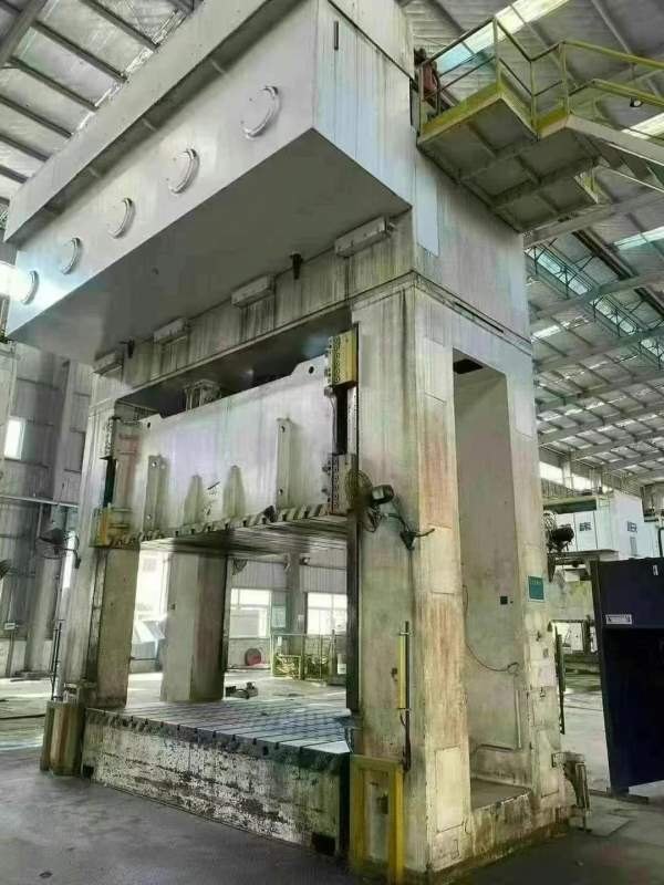 上海工厂出售： 合肥锻压1250吨台面2.24.2米开口2米