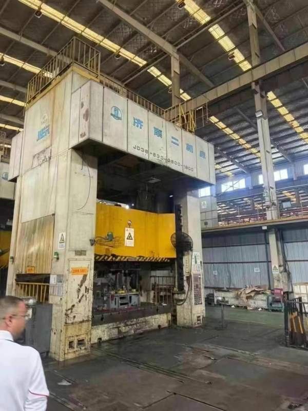济南二机JD36-630闭式双点压力机行程600mm，装模高度1.