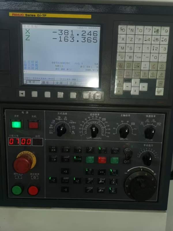 双鸟大斜轨轮毂车580W型号  发那科TF系统  原装油漆 .