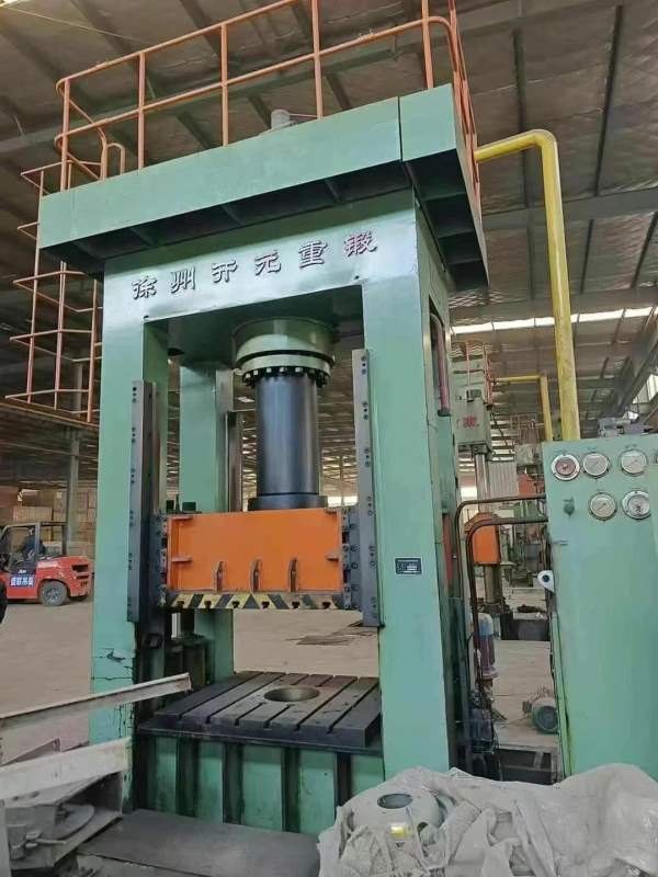 徐州500吨框架液压机，台面1.4米1.4米，开口1.5米，行.