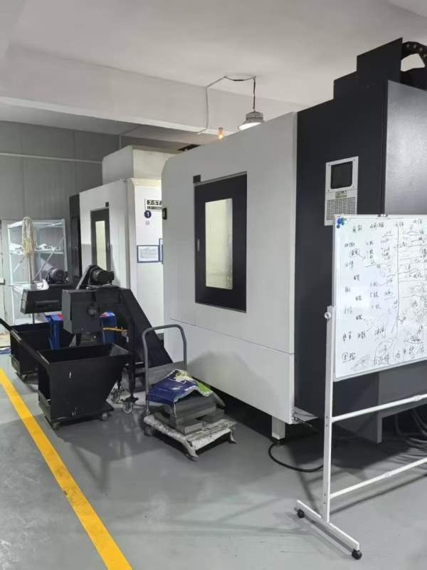 两台23年晋星1380加工中心 BT40/10000转，三菱m80系统.