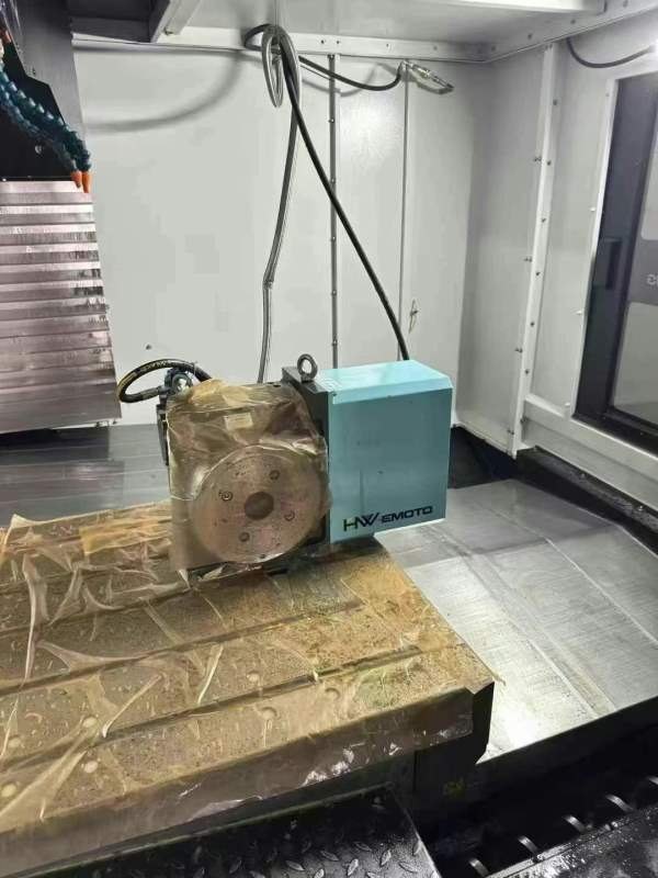 仓库到货国盛1680立式加工中心：工作台，三轴行程X-16.