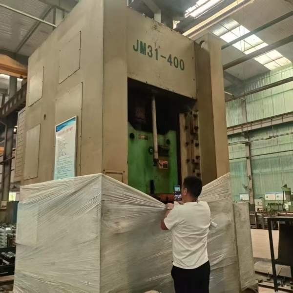 闭式单点400吨，在位出售。