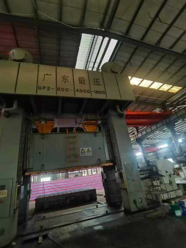广东锻压800吨双点冲床，台面40001800，前移工作台，.
