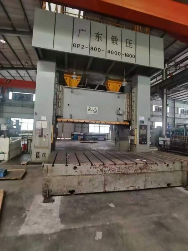 广东锻压800吨双点冲床，台面40001800，前移工作台，.