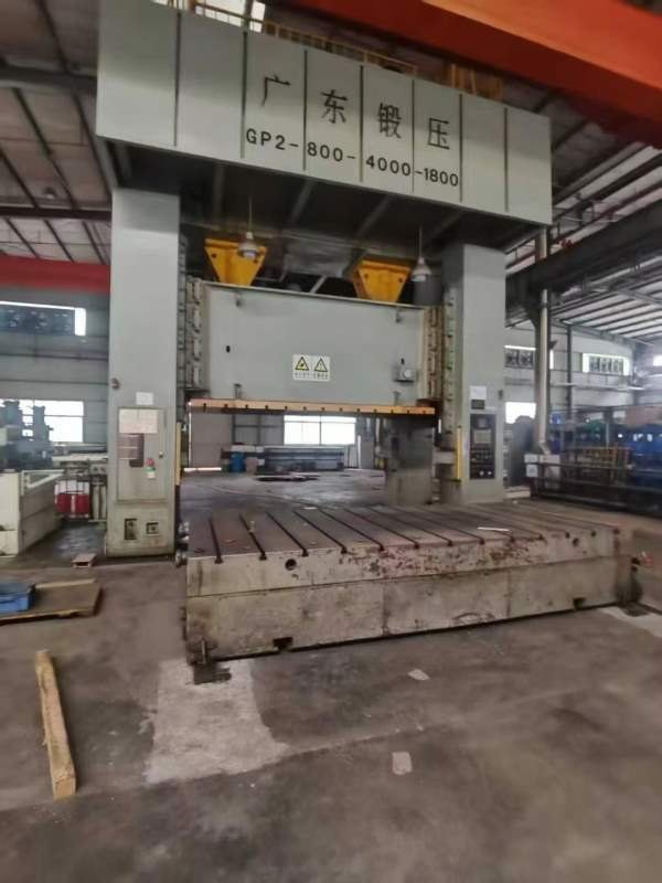 广东锻压800吨双点冲床，台面40001800，前移工作台，.