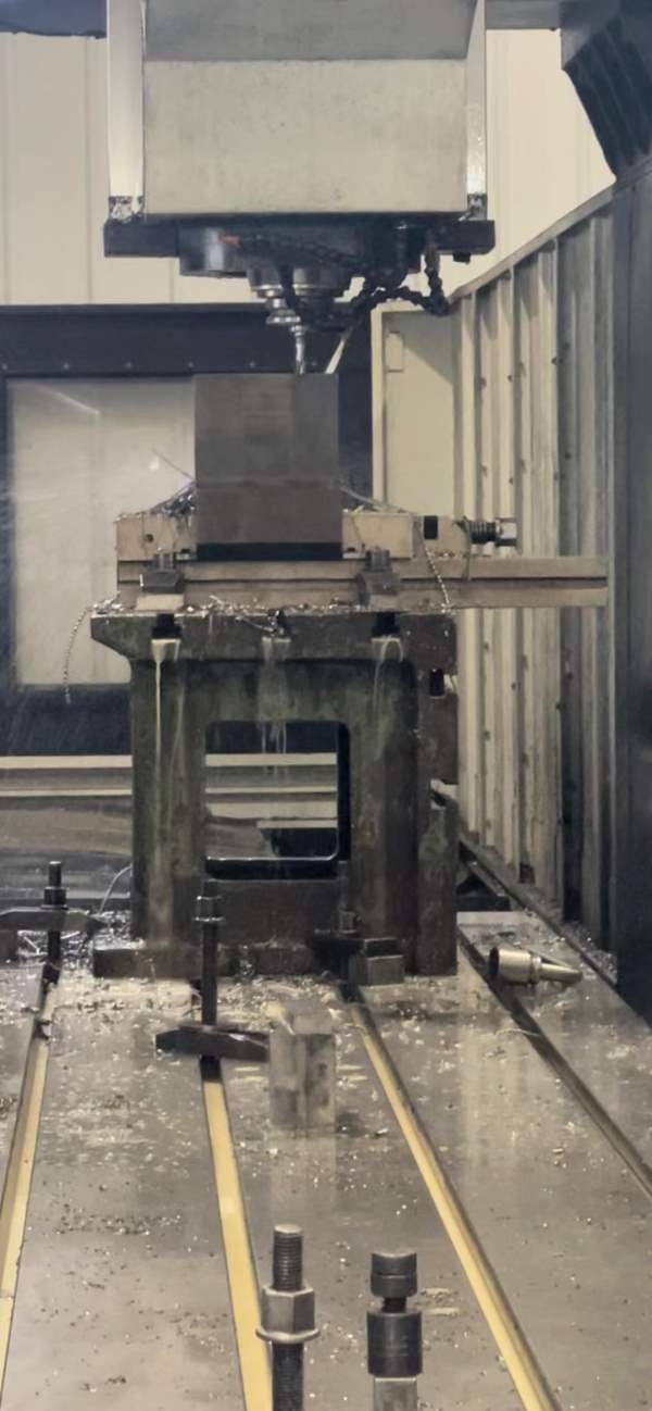 在位出售上海斌盛5027数控龙门、工作台5000/2300、行.
