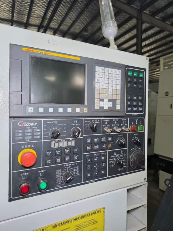 台湾程泰GLS2000e数控车床，同款2台，发那科TF系统，8.