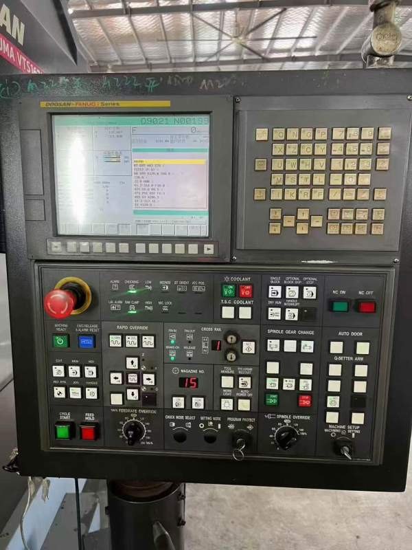 韩国斗山2米数控立车，型号VTS1620， 卡盘直径1.6米 .