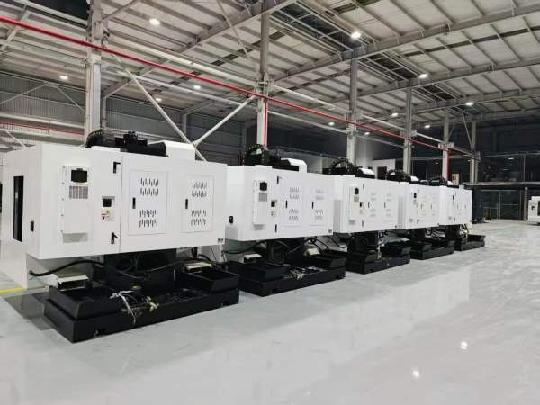 广东米威855加工中心2025年 还有4台三菱M80系统三轴滚.