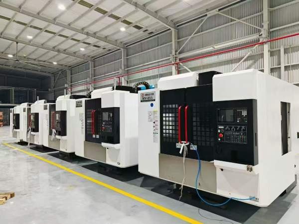 广东米威855加工中心2025年 还有4台三菱M80系统三轴滚.