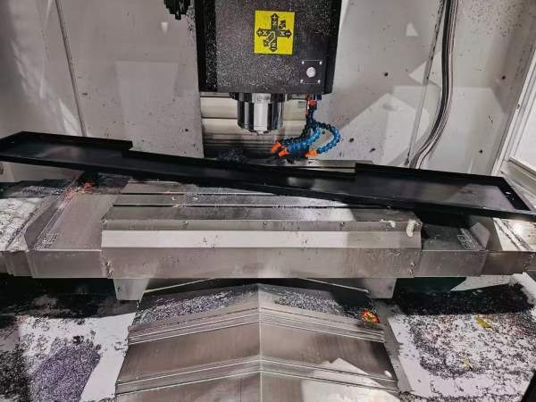广东米威855加工中心2025年 还有4台三菱M80系统三轴滚.