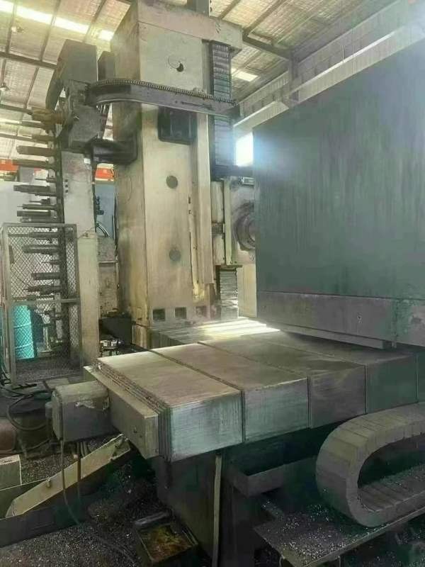 沈阳中捷TH6511B数控刨台镗铣加工中心主轴直径:110mm.