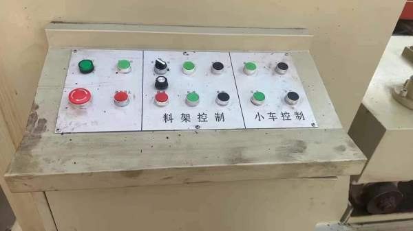 刚刚到货1500液压开卷机 九九新 承重16吨  可试机  不.