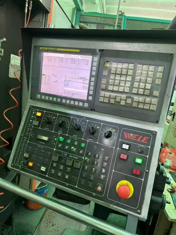 17年的台湾威力RB212数控龙门铣床在位出售，诚心要的.