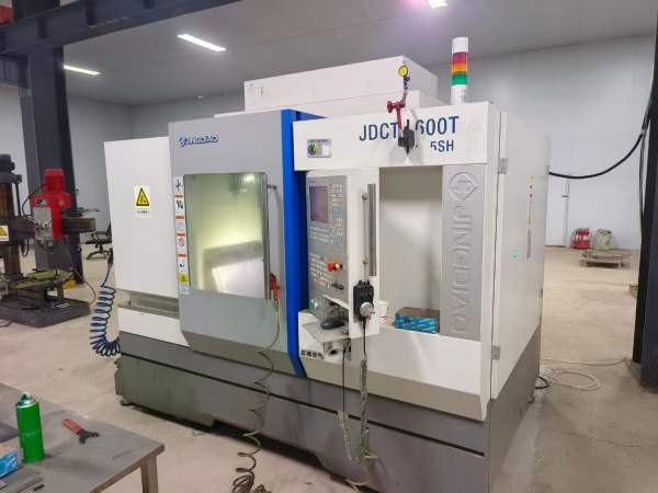 北京精雕600T，行程600x500x300，HSK a50主轴转速2000.