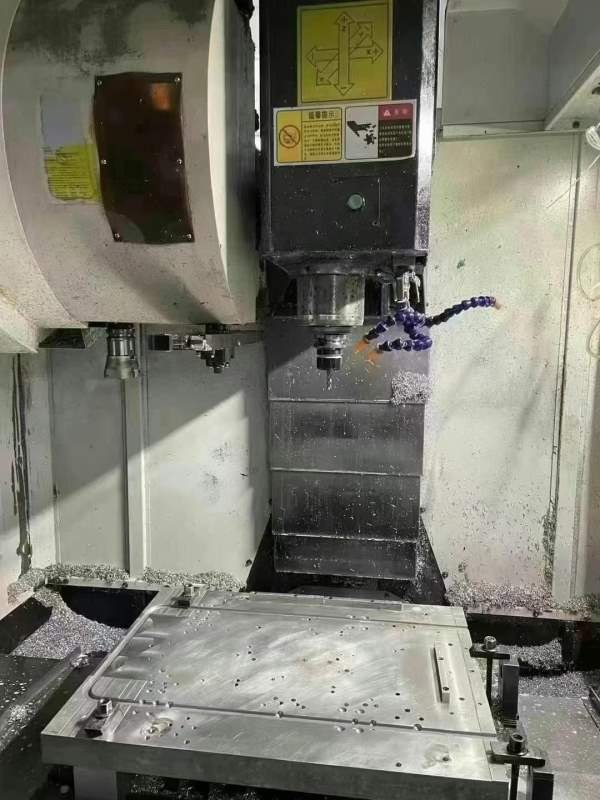刚买下广东工厂650加工中心20台清一色，2020年出厂，.