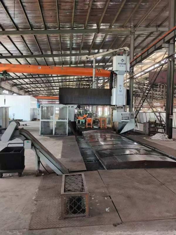 新定海天重型6米龙门，同款两台。工作台2.5米6米，门.