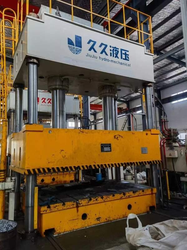 已全款拿下四台机器，安装未用315T上双缸.下单顶出2.5.