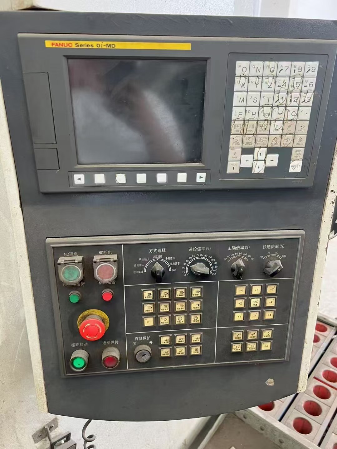 苏州纽威1806H加工中心
工作台尺寸:1800800mm
三轴行.