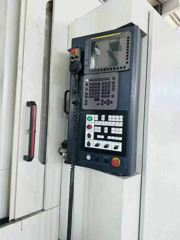 海天800双工位卧加，发那科系统，60把刀库，BT50主轴.