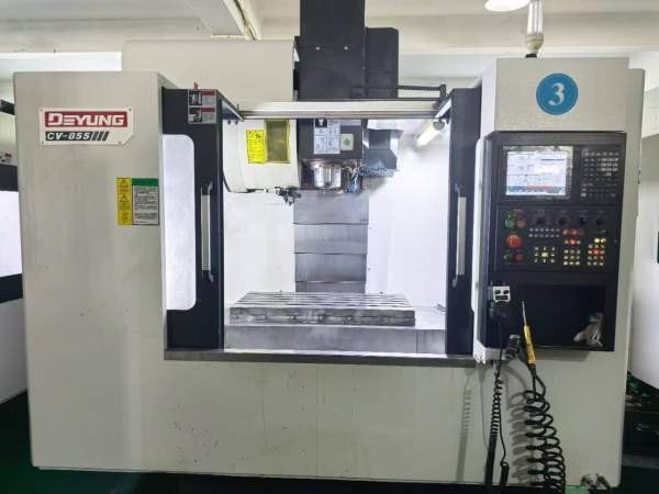 德扬 CV-855加工中心2022年 同款2台三菱M80A系统三轴.
