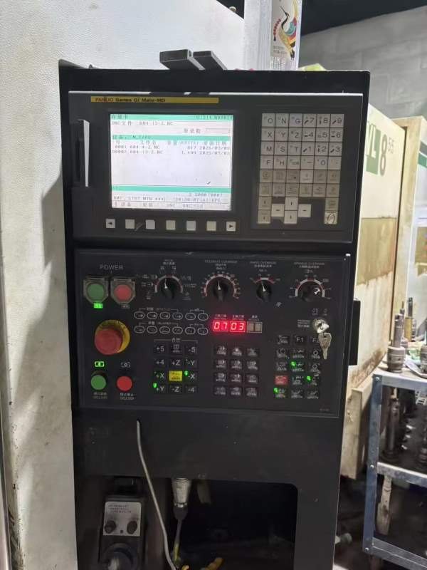 正权855加工中心，发那克系统，三轴线轨，BT40主轴，1.