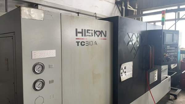 刚到一台海天TC30a大斜轨，12寸卡盘，六鑫12工位刀塔.