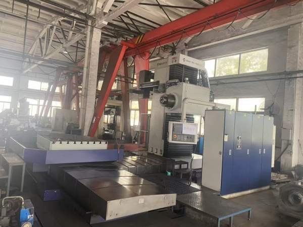 22年中捷数控卧式铣镗床，型号TH6513，镗轴直径130mm.
