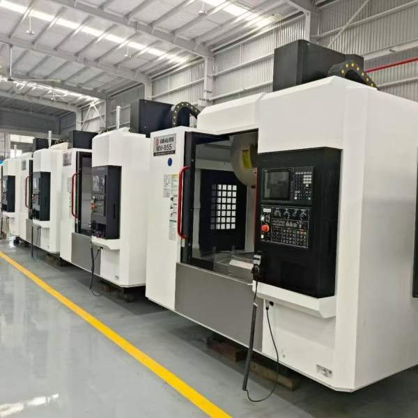 广东米威855加工中心2025年出厂准新 三菱M80系统三轴.