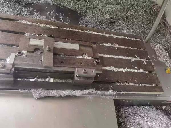 在位出售上海原第四机床厂产 数控床身铣 715B