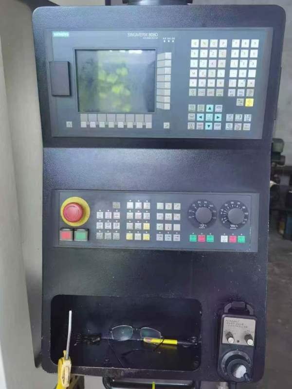 在位出售上海原第四机床厂产 数控床身铣 715B