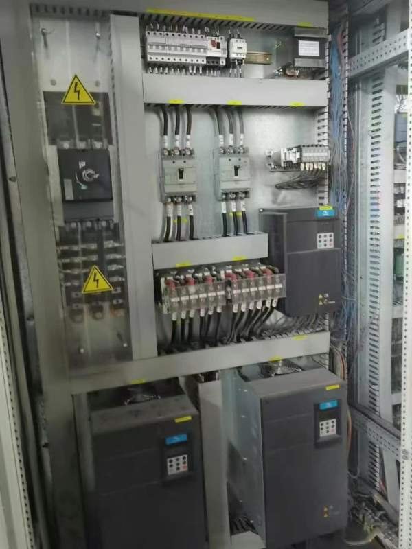 框架江东3500吨，台面28003500，行程1600，开口2400，.