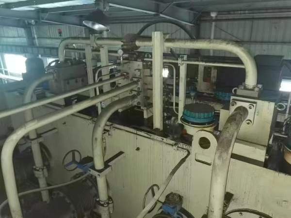 框架江东3500吨，台面28003500，行程1600，开口2400，.