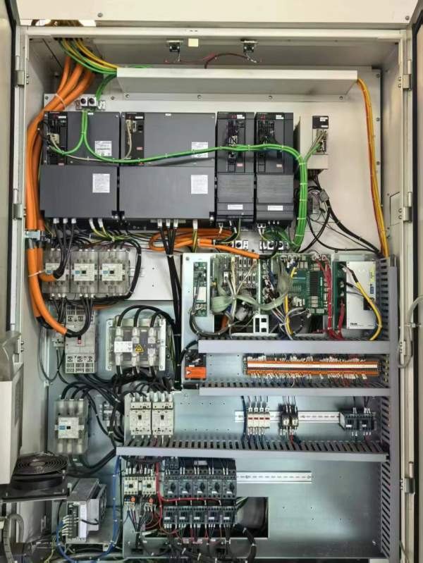 出售：马扎克630卧加，行程:1050x900x900BT50主轴，10.