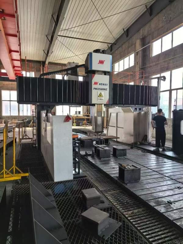 浙江长兴刚刚买下一台2020年重型纽威2580HZ，工作台2..