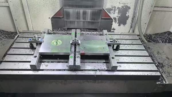 工厂在位直接处理华特1270数控铣。法那克MFplus系统，.