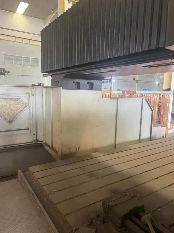 南京工厂刚买一台9成新宁波海天2840数控龙门，工作台2.
