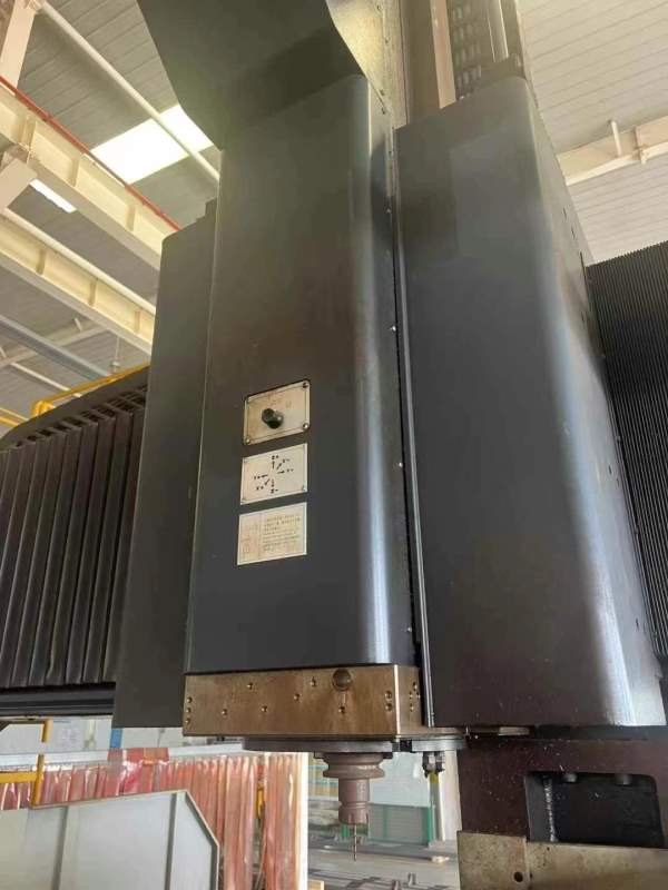 南京工厂刚买一台9成新宁波海天2840数控龙门，工作台2.
