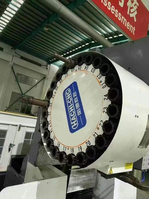 还剩后一台哈驰数控4500型材加工中心 全是利润 差不多.