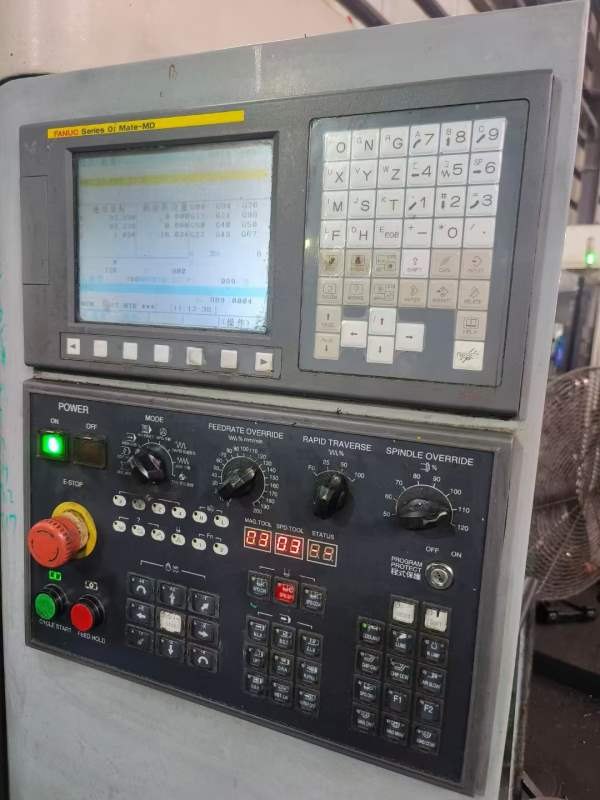 台湾晁群V8L立式加工中心，BT40主轴8000转，24把刀库.