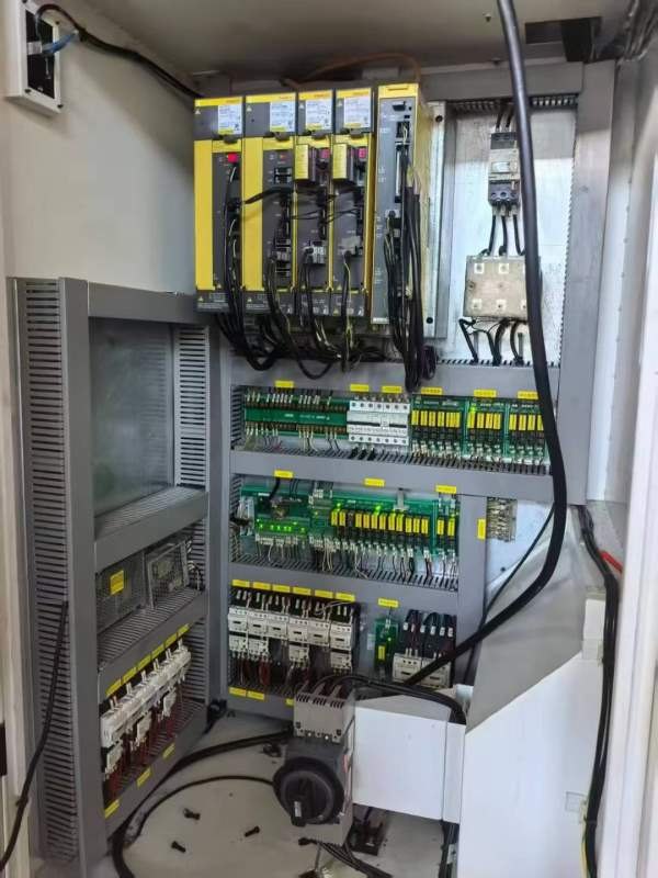 京元850模具机，三轴线轨，BT40 主轴直联 12000 转，2.