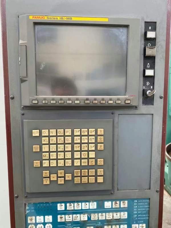 OKK大连合资1050加工中心，三轴硬轨，BT50齿轮头，发.