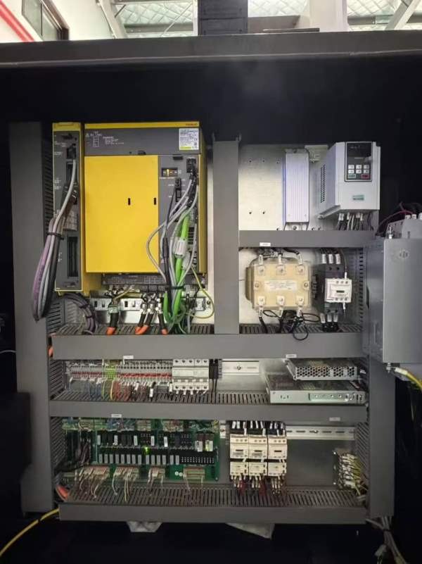 同款三台安装少用台群T-V856S主轴：直连12000转刀库：.