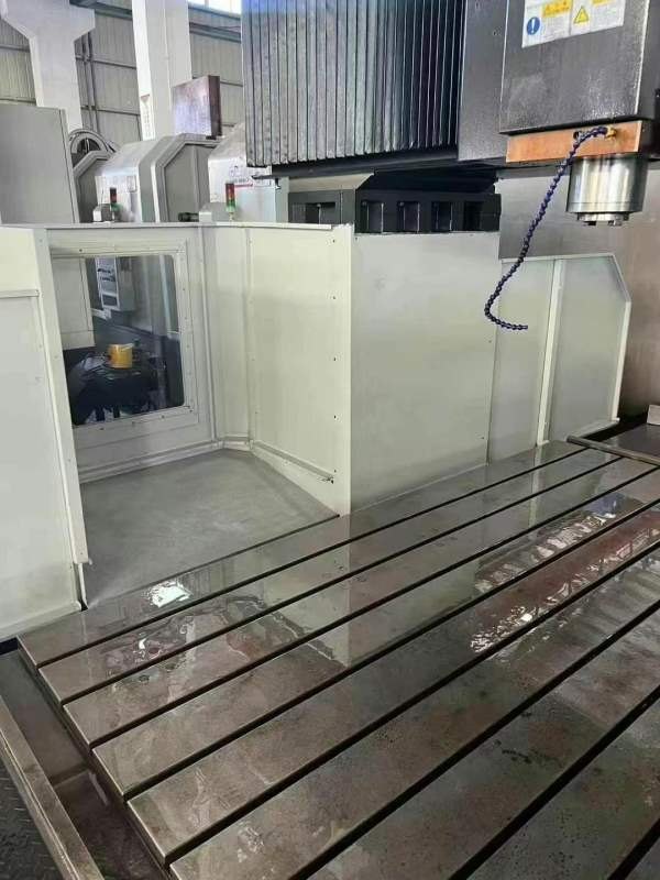 精品:海天3028数控龙门，2022年，工作台2000/3000mm，.