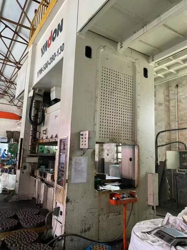 扬锻闭式双点压力机YPM-400公称力400KN滑块行程400mm.
