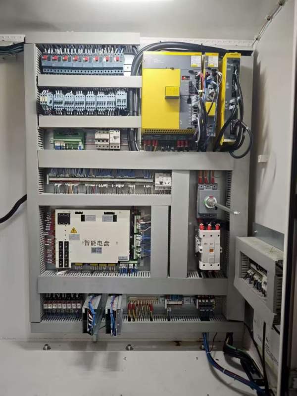 基本全新安装少用沈阳HMC-80Q单台卧式加工中心，三轴.