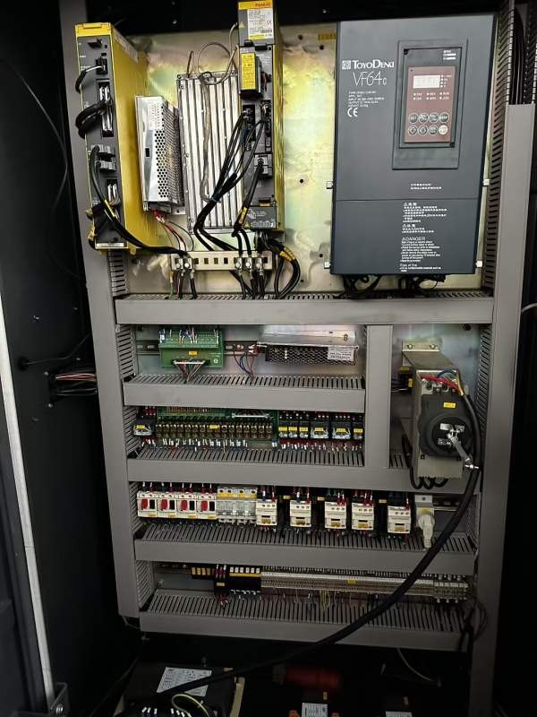 同款两台纽威502sa 10寸卡盘加工长度500。